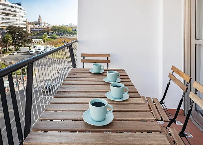Alohamundi Plaza De Cuba * Севилья